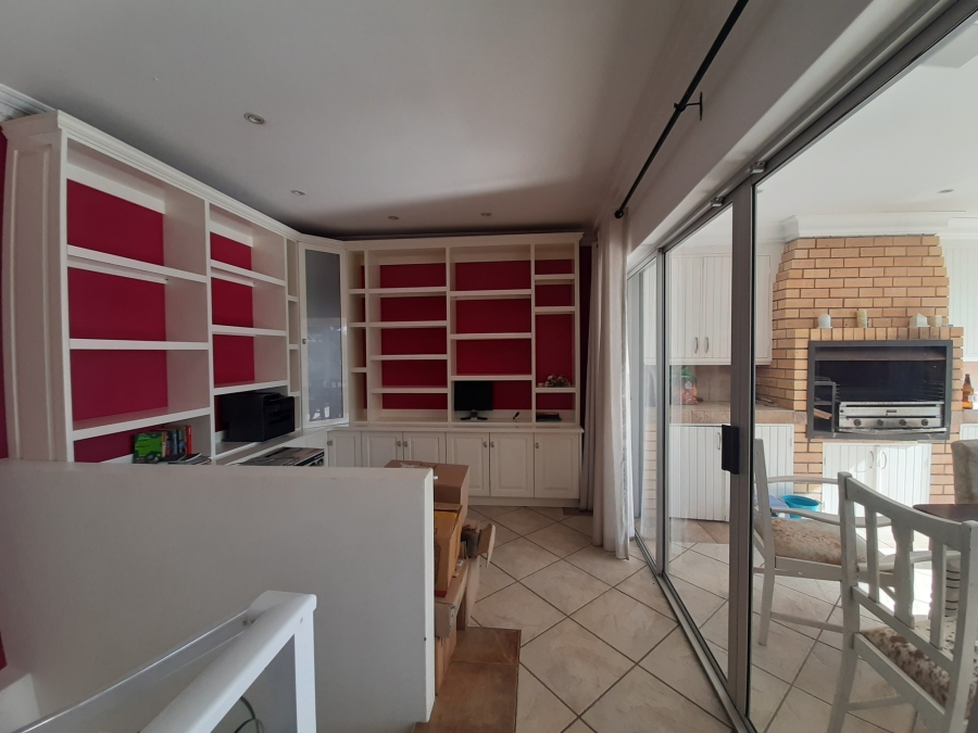 3 Bedroom Property for Sale in Nahoon Valley Park Eastern Cape
